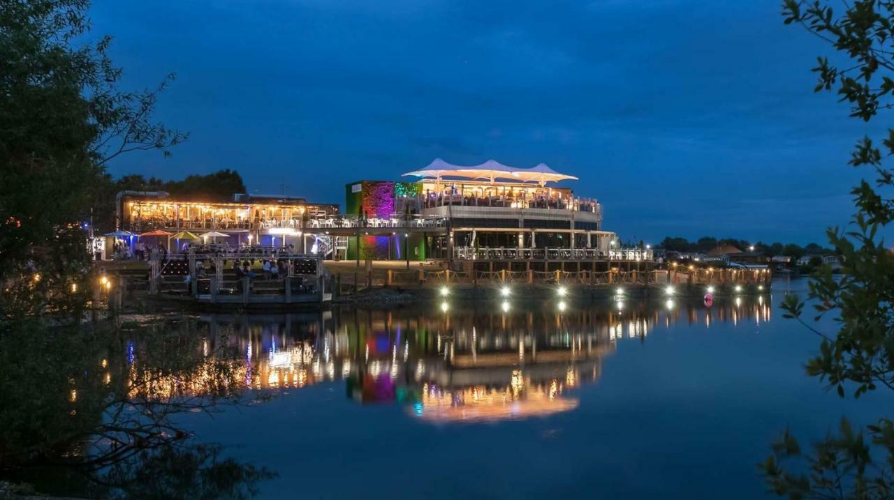The Salsa Attractive Accomodation At Tattershall Lakes Εξωτερικό φωτογραφία